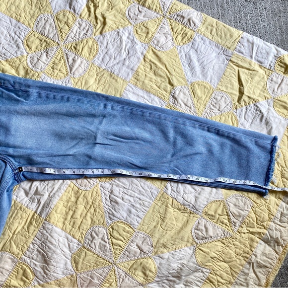 AE mom jean - Picture 12 of 12